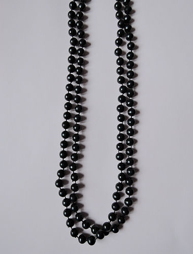 Schwarz-glänzende Perlenkette